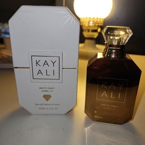 Kayali Invite Only Amber (Huda Beauty)